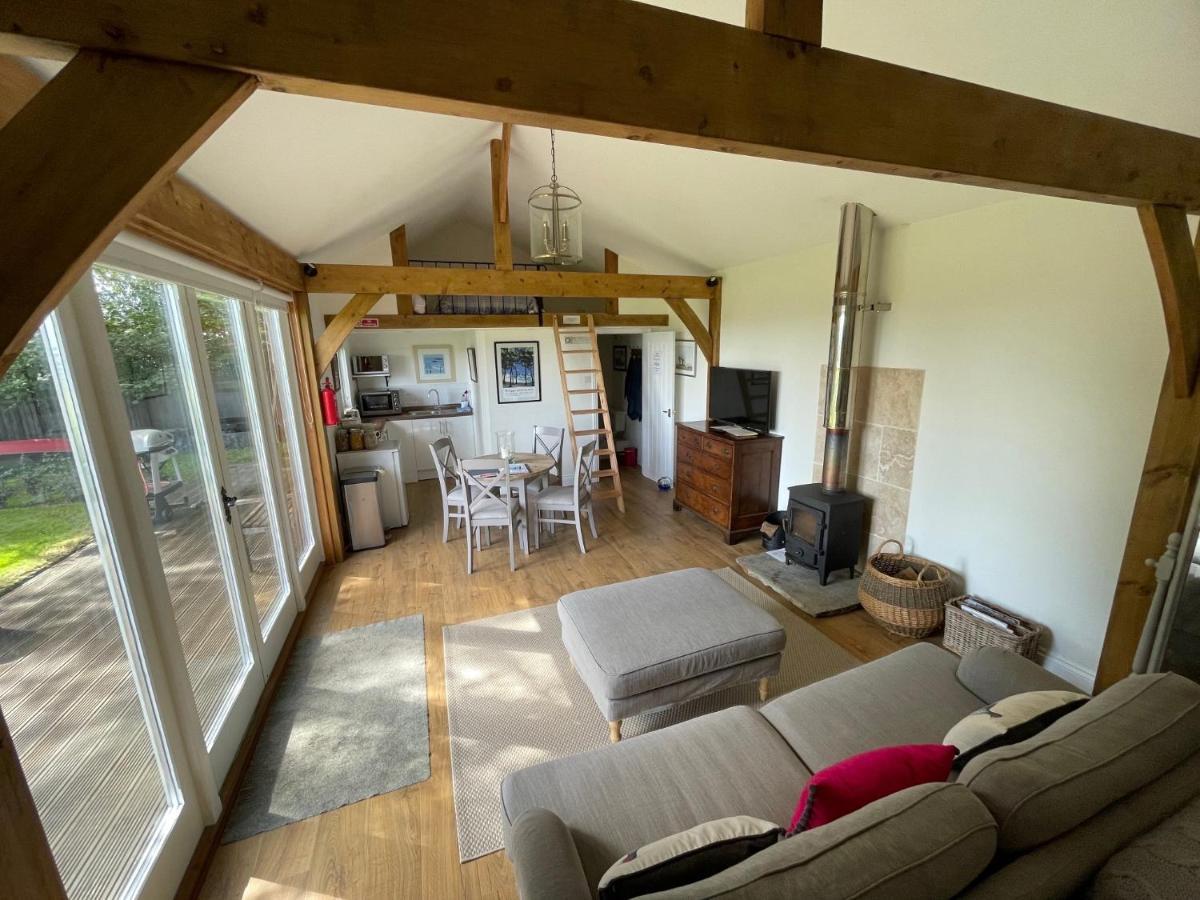 Stunning Cabin With Incredible Views Near Goodwood Rogate Exterior photo