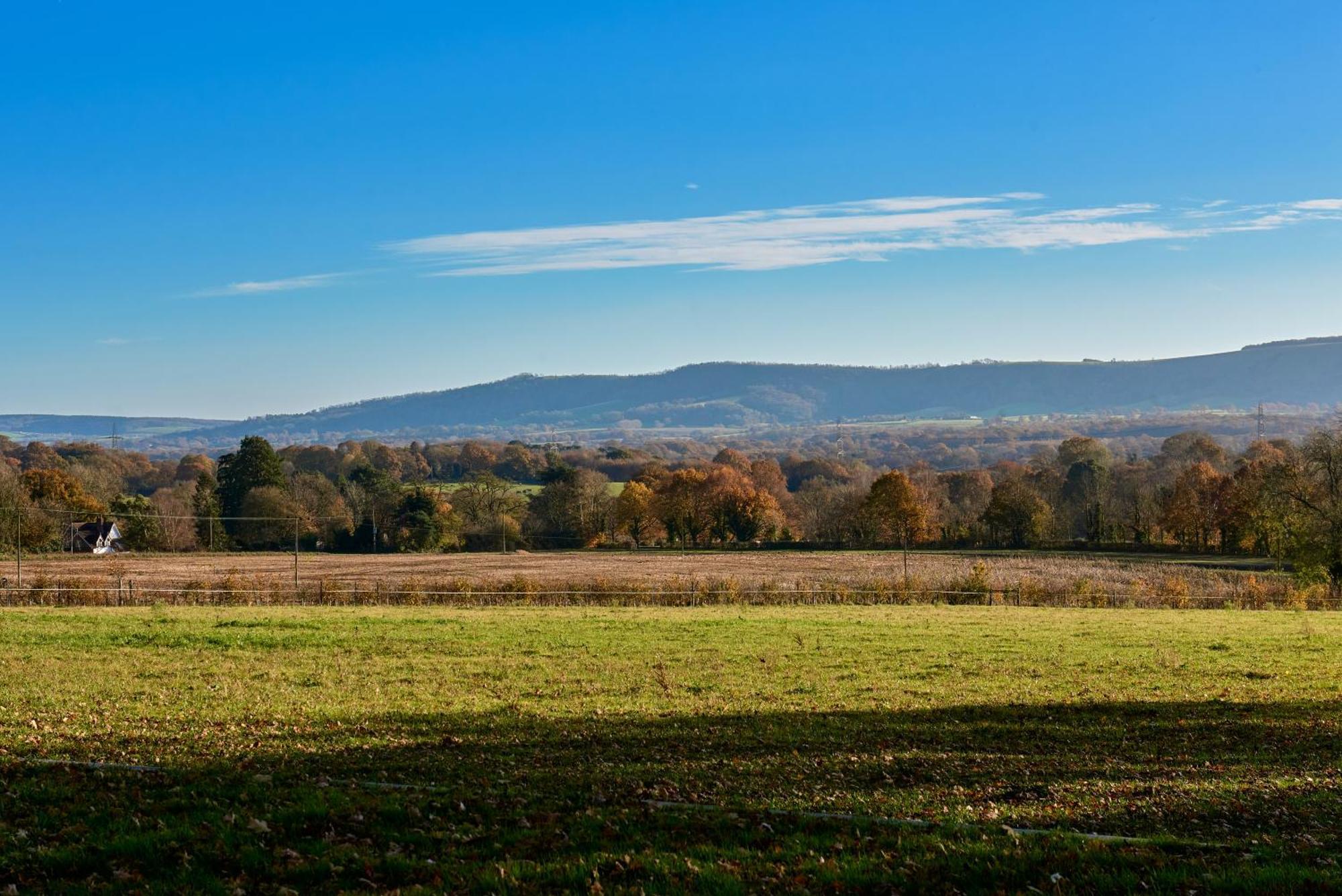 Stunning Cabin With Incredible Views Near Goodwood Rogate Exterior photo
